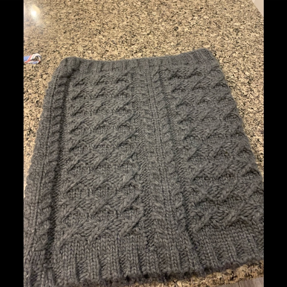 Gap neck infinity scarf